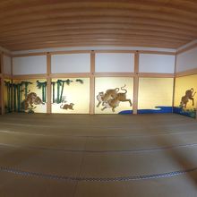 謁見者の控えの間　障壁画「竹林豹虎図」