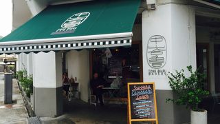 チョンバルマーケット近くの人気ベーカリー