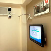 エアコンとフラットテレビ。