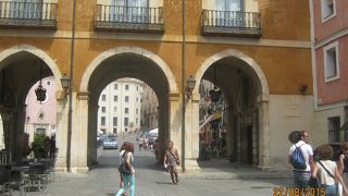 アーチのある建物です。