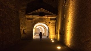 見ごたえ十分の城塞、夜も最高