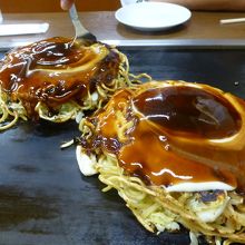 ソースとマヨネーズが凄い量