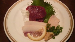 ファミリー向け？　馬肉の店