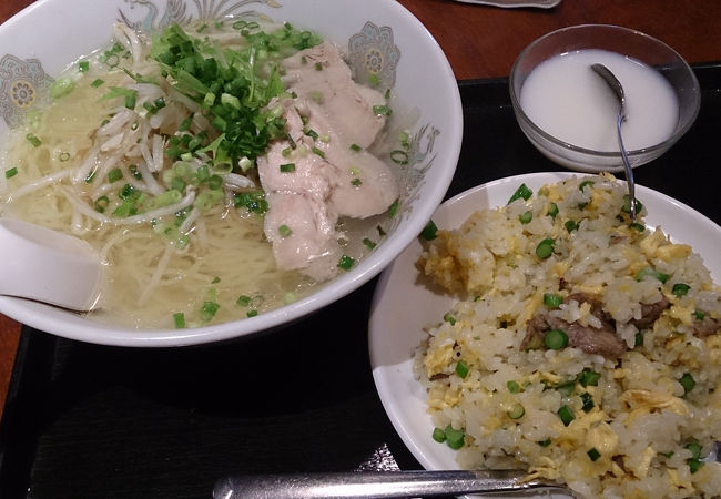 ランチは混雑。アイガーデンの中華料理屋さん。