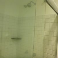 シャワーのみですが、水圧・水温ともに問題なし