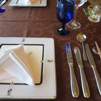 ディナーのテーブル