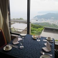 朝食のテーブル