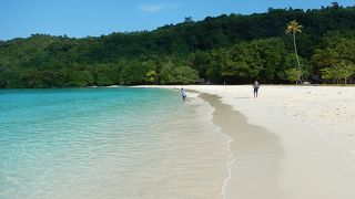 白い砂浜！青い海！