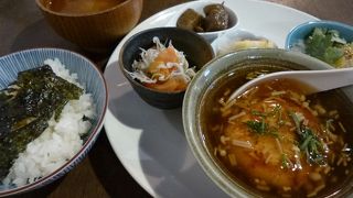 ガイドブックにも載っている人気店！