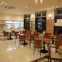 ここで朝は朝食がとれます。