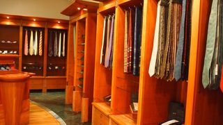 ネクタイ発祥の地のネクタイ専門店