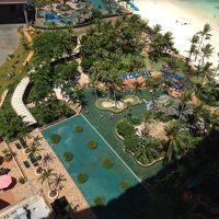 部屋から見たプール