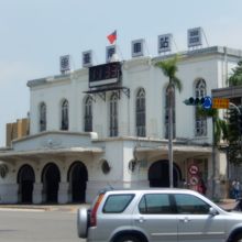 台南駅表口の歴史ある駅舎