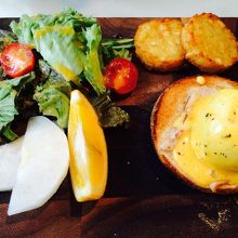 エッグベネディクト