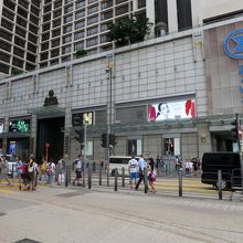 「シャラトン香港ホテル＆タワーズ」に直結しています