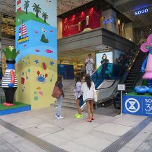 こちらが玄関なんでしょうね