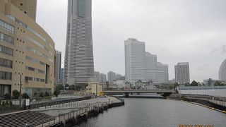 みなとみらい線が通るまで、弁天橋すぐ近くに東急・東横線の終点「桜木町駅」がありました。