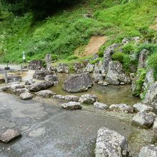 埋没していたので人為的な被害が無く今日に伝えられる