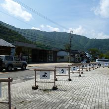 国道１５８号線に面して目立つ看板！