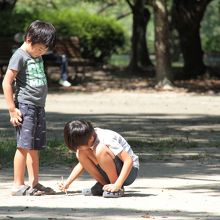 孫たちは元気です、走っても息切れをしない