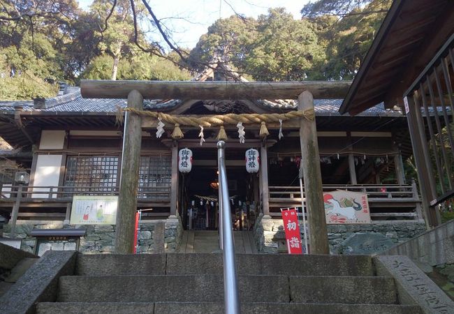 神武東征伝ゆかりの神社、「最後の日本兵」小野田寛郎さんの実家でもあります