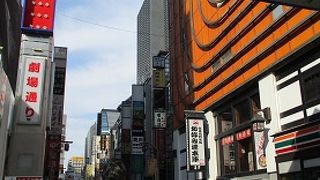 古くは鴨場だったので、鴨にされない様に・・・