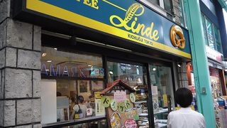 ２階にはカフェも有ります。