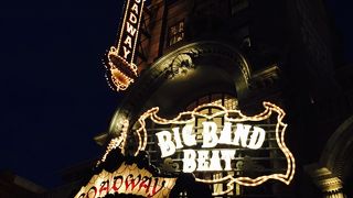 ミッキーのドラムとダンサーさん目当てです（笑）