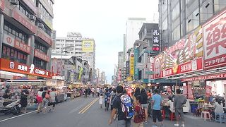 駅から近くて便利な夜市！