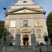 なかなか見る機会の少ない「セルビア正教」の建物