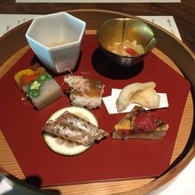 前菜。どれも手が込んでいて美味しい！