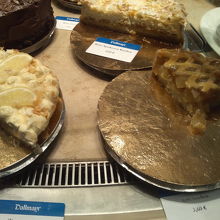 大きなケーキも３ユーロ。