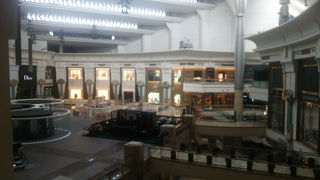 高級ブティックが立ち並んでました