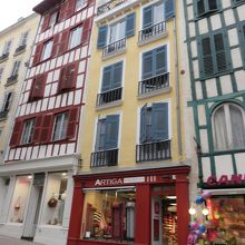 夕方ですとクローズされた店舗もありました