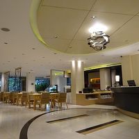 ロビーは綺麗で明るい