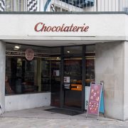 チョコレート店兼カフェ
