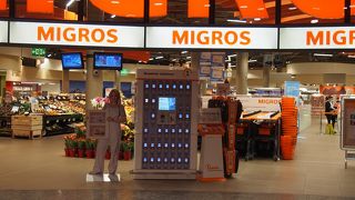 スイスの２大スーパーのひとつ