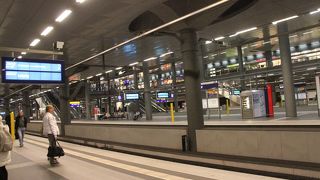 近代的な巨大駅