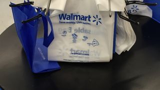 お土産用のお菓子を買い込みました