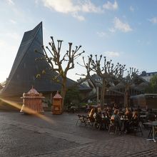 夕陽に輝くジャンヌ・ダルク教会