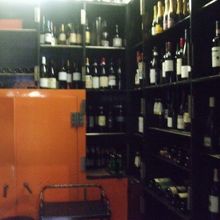 金庫の中はワインセラーに