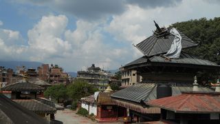 震災の影響は感じられず。