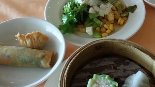 サラダバーがあります