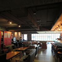 洒落た朝食会場、夜はビストロとして機能してるようです