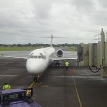 2-3列の小型機B717。犬まで乗ってました。