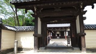 国宝四天王立像があります