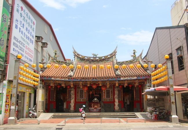 コテコテの中国寺院