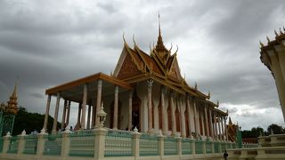 プノンペンの王宮に隣接