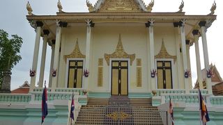 スコールの際に緊急避難