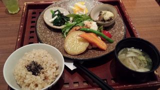 健康に気を使った野菜中心の定食屋